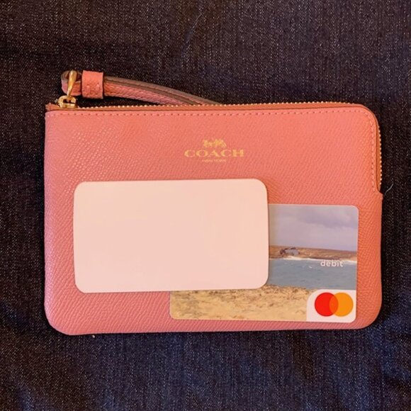 NEW Coach True Pink Zippered Card Holder Wristlet - Picture 3 of 5